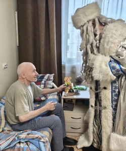 Поздравление Деда Мороза и Снегурочки 1