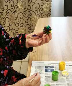 поделка из шишек 2