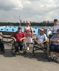 На набережной