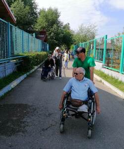 Прогулка вдоль вольеров